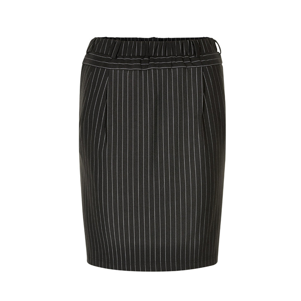 Kate Nederdel · Black