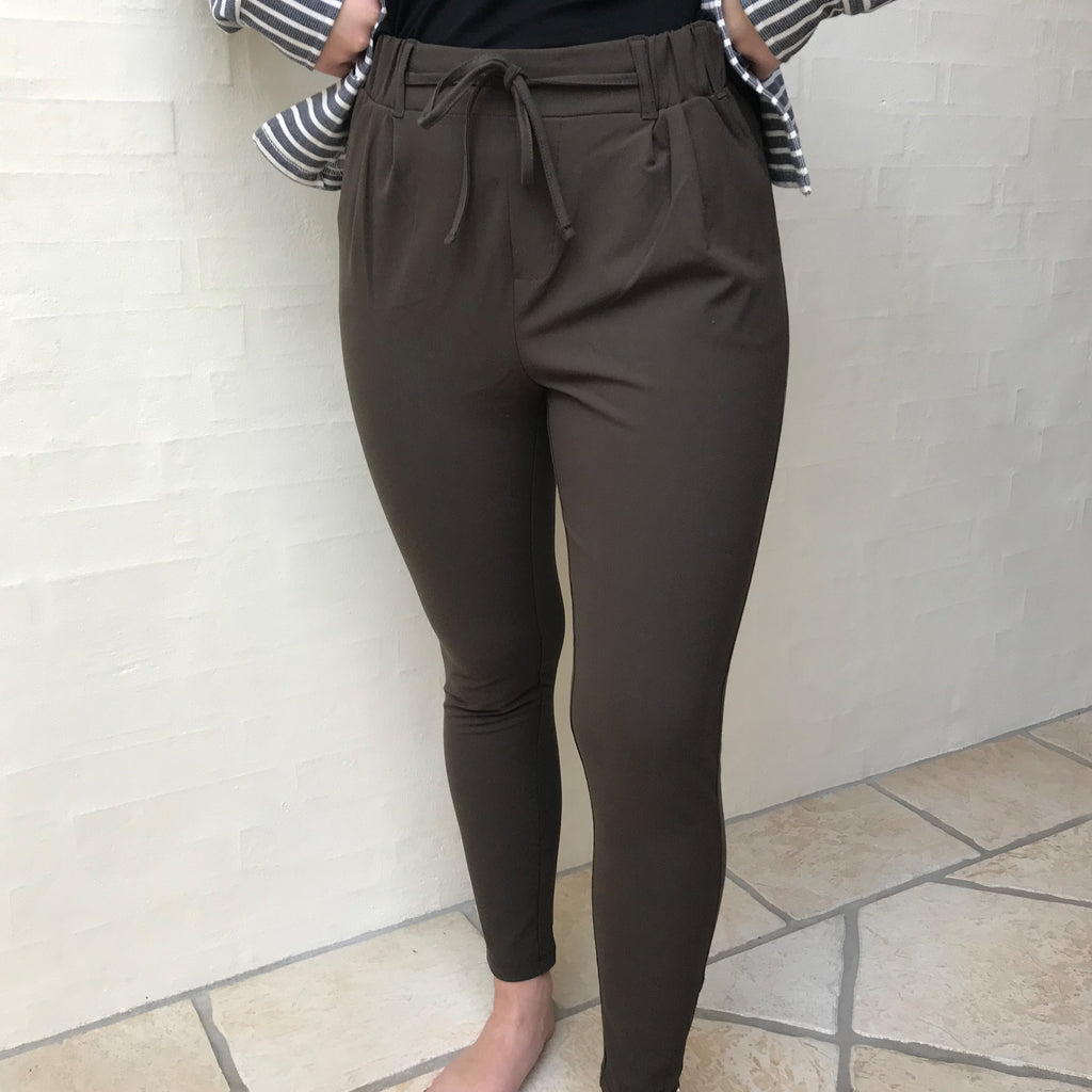 Laris Jillian zip pant · Burnt Green