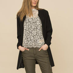 Tanja Lace Bluse · Earth