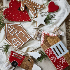 Huse i træ · Sæt af 2 stk.