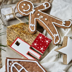 Huse i træ · Sæt af 2 stk.