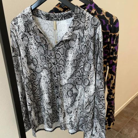 Gia skjorte · Grey snake